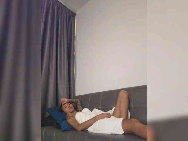 beastnbeauty Live Webcam on {site_name}