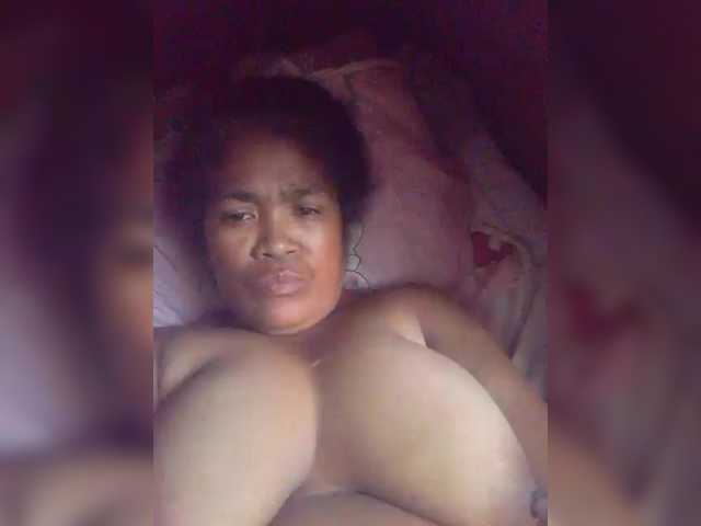 Aiiina's BongaCams show and profile