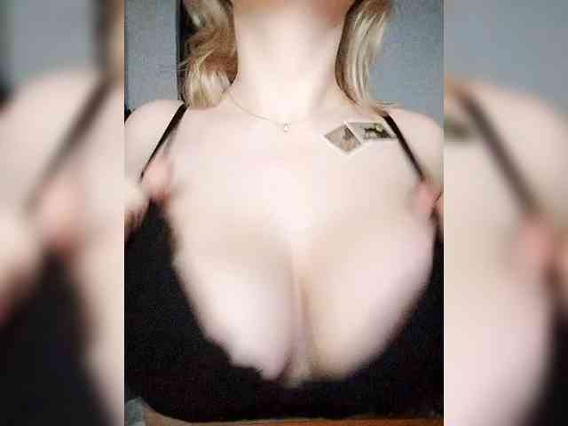 Merry_Kitties webcam