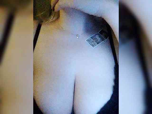 Merry_Kitties webcam