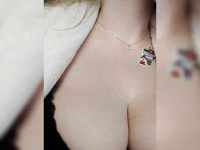 Merry_Kitties webcam