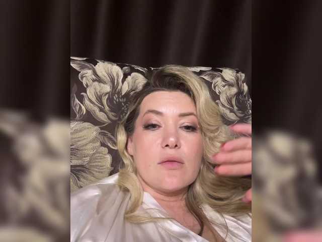 Fiona2019's BongaCams show and profile