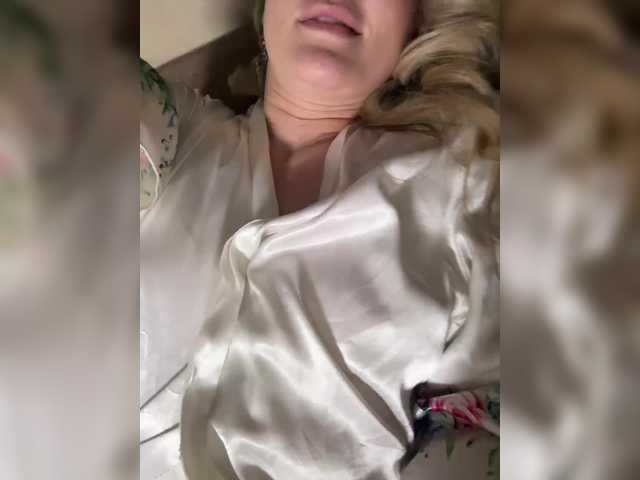 Fiona2019's BongaCams show and profile