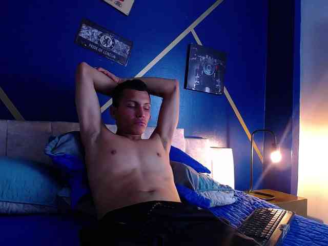 ANDRESMATT Live Webcam on BongaCams
