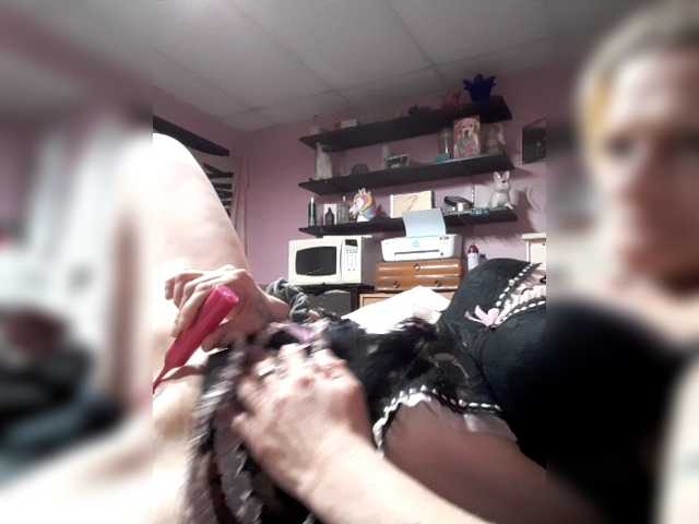 Babyjk1283's BongaCams show and profile