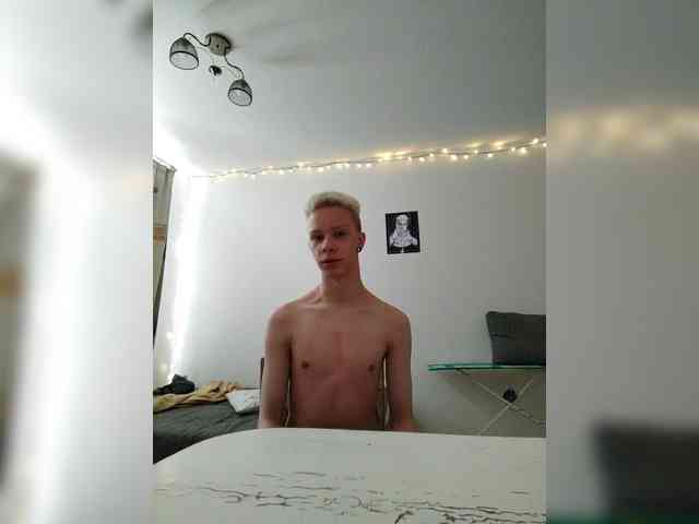 UncleWeb Live Webcam on BongaCams