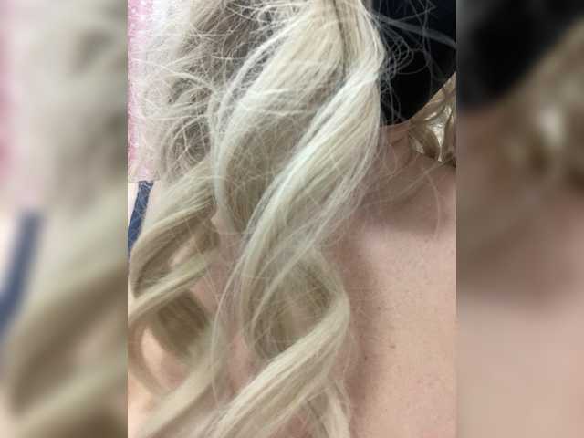 Melissafoxx's BongaCams show and profile