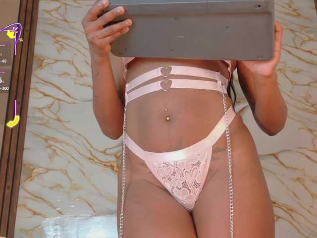 AhviEbony's BongaCams show and profile