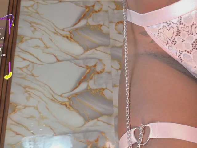 AhviEbony's BongaCams show and profile