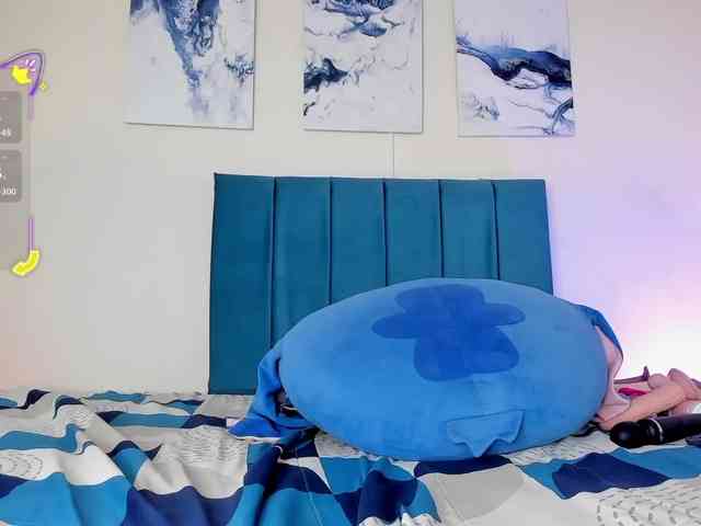 AhviEbony webcam