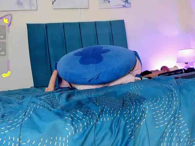 AhviEbony webcam