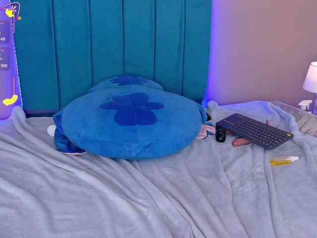 AhviEbony webcam