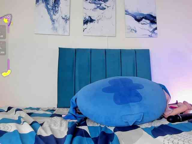 AhviEbony webcam