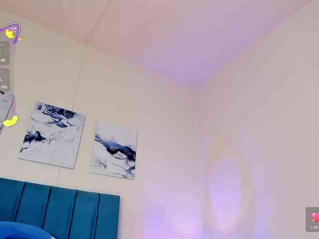 AhviEbony webcam
