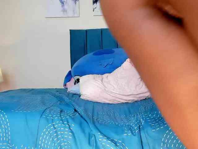AhviEbony webcam