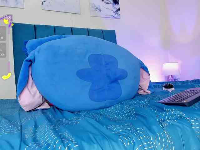AhviEbony webcam