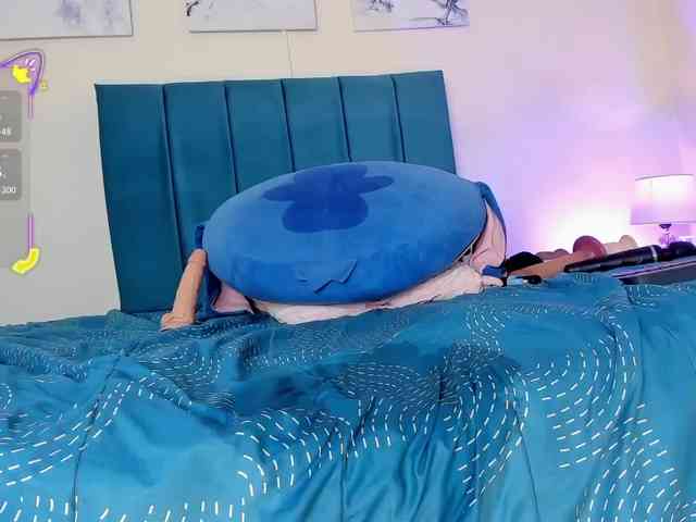 AhviEbony webcam