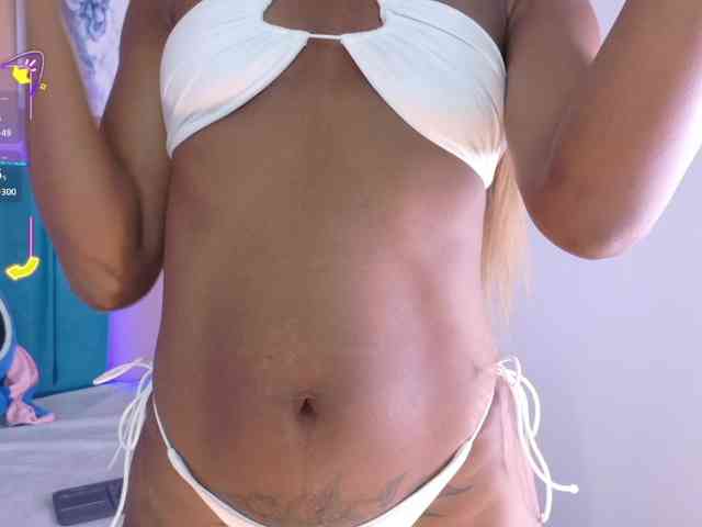 AhviEbony webcam