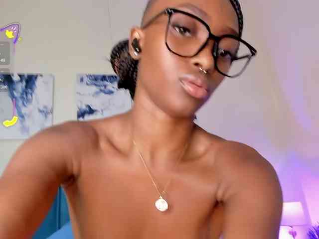 AhviEbony webcam