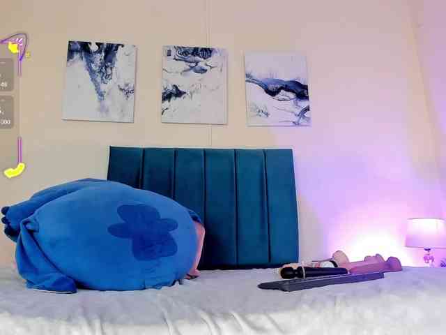AhviEbony webcam