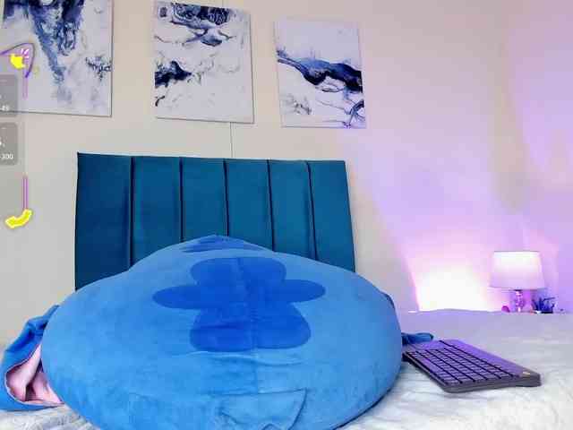 AhviEbony webcam