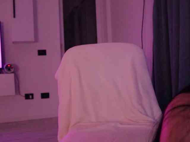 Ivy-Kaelani webcam