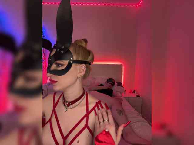 Модель: SOFYandMIKE