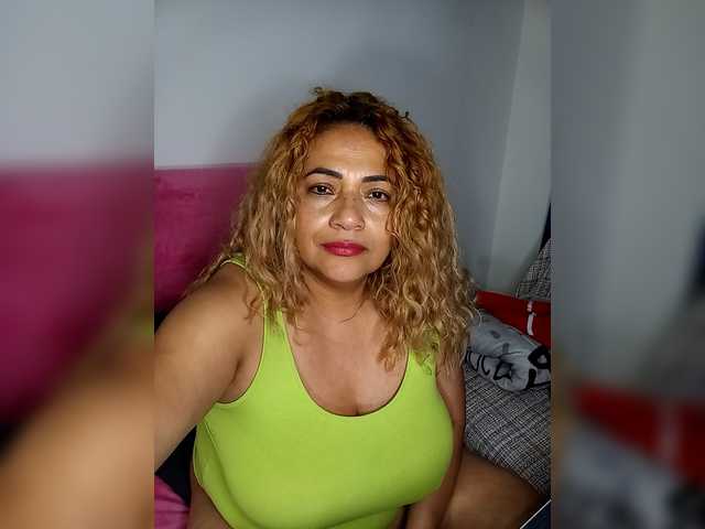 majobarraza's BongaCams show and profile
