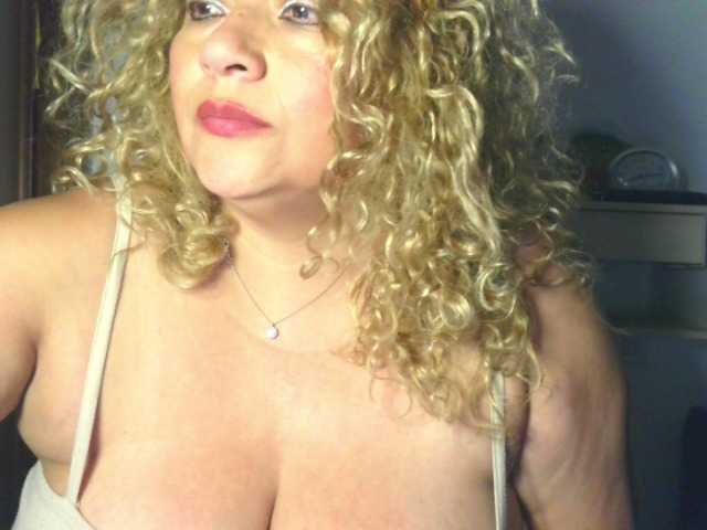 majobarraza's BongaCams show and profile