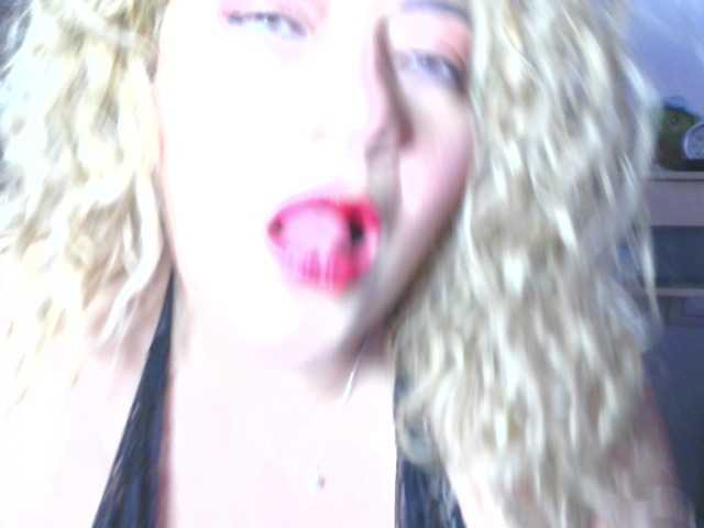 majobarraza's BongaCams show and profile