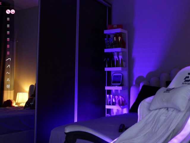 go to chat with AngelaMyst