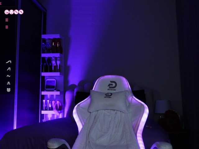 go to chat with AngelaMyst