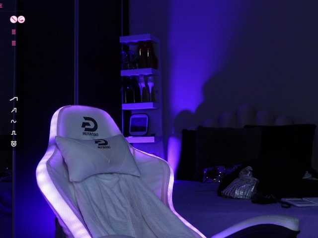 go to chat with AngelaMyst