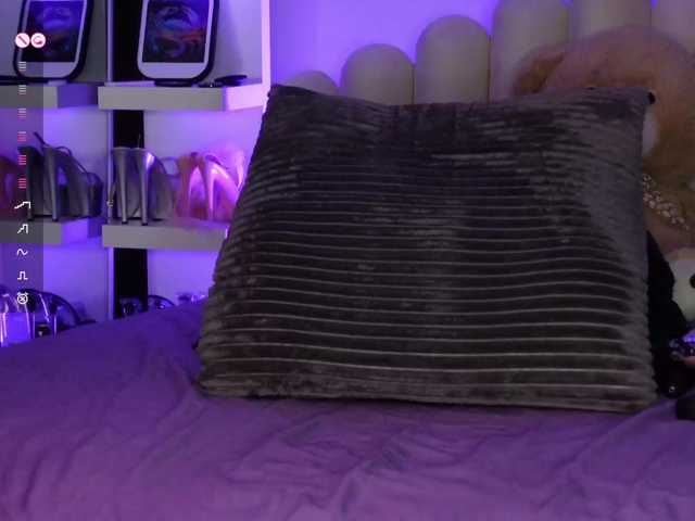 go to chat with AngelaMyst