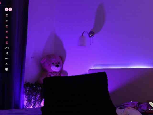AngelaMyst webcam