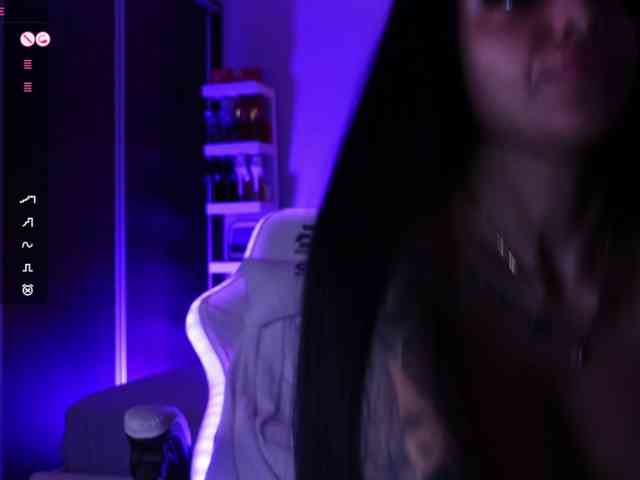 AngelaMyst webcam