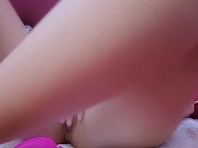 Aimee120's BongaCams show and profile