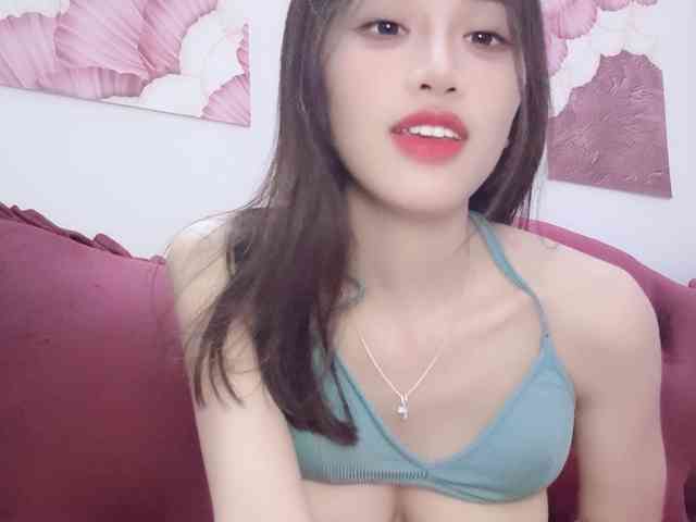 Aimee120 webcam