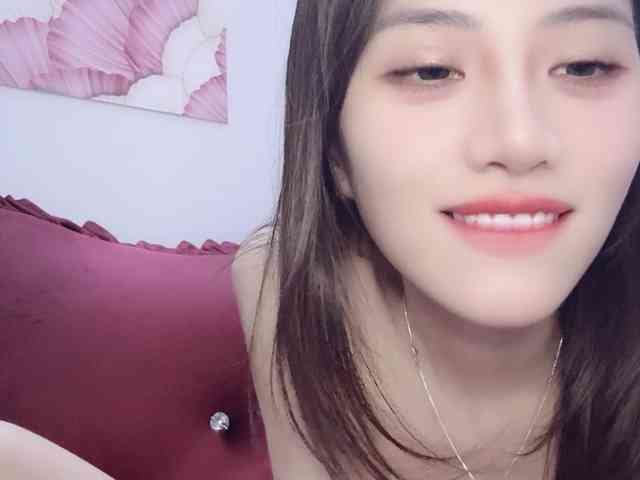 Aimee120 webcam