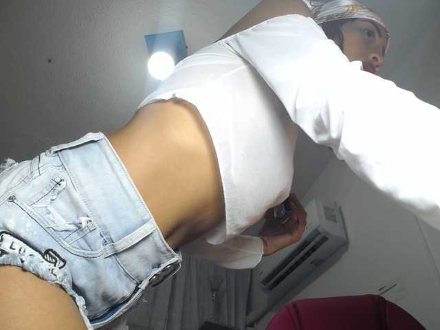 paulina-evans's BongaCams show and profile