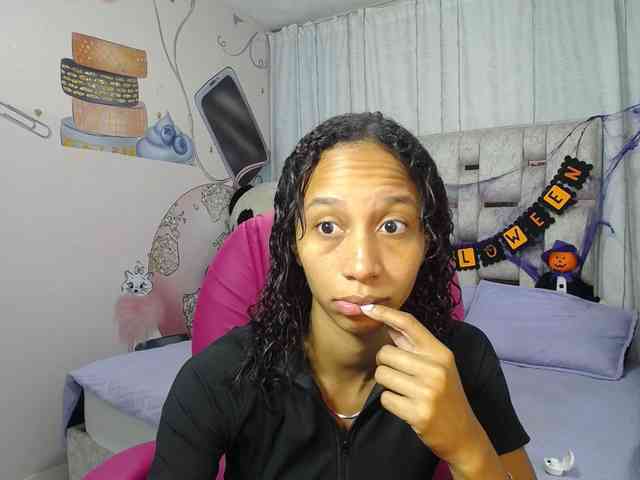 paulina-evans Live Webcam on BongaCams