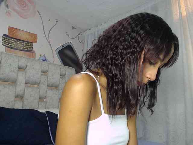 free webcam site Paulina-evans