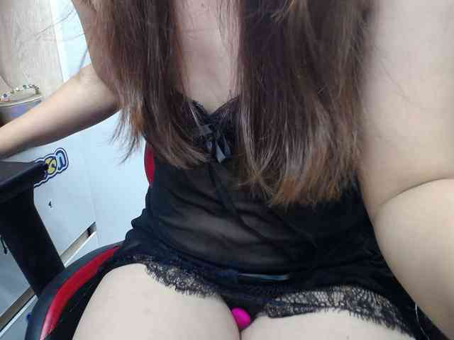 Alice225 webcam