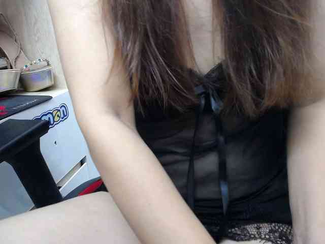 Alice225 webcam