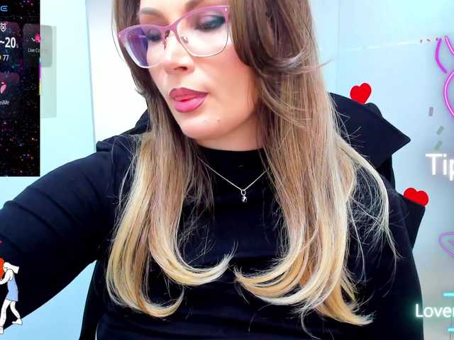 anyarosses's BongaCams show and profile