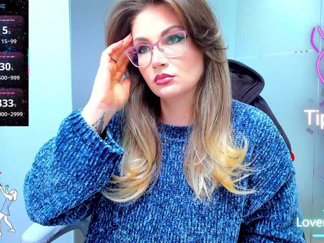 anyarosses's BongaCams show and profile