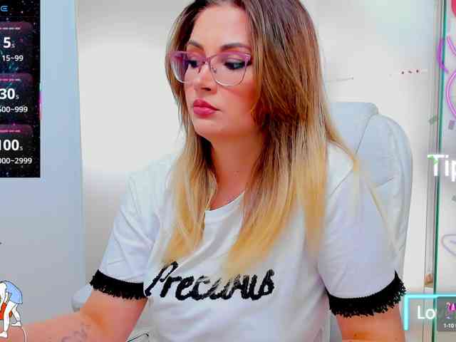 anyarosses's webcam live show
