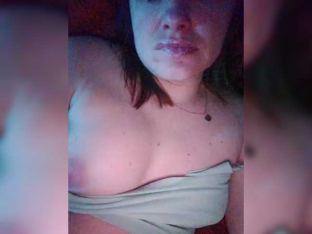 Oksana231's BongaCams show and profile