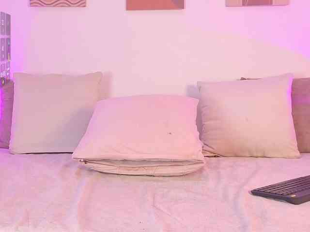 Mia-Heart webcam