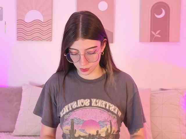 Mia-Heart webcam